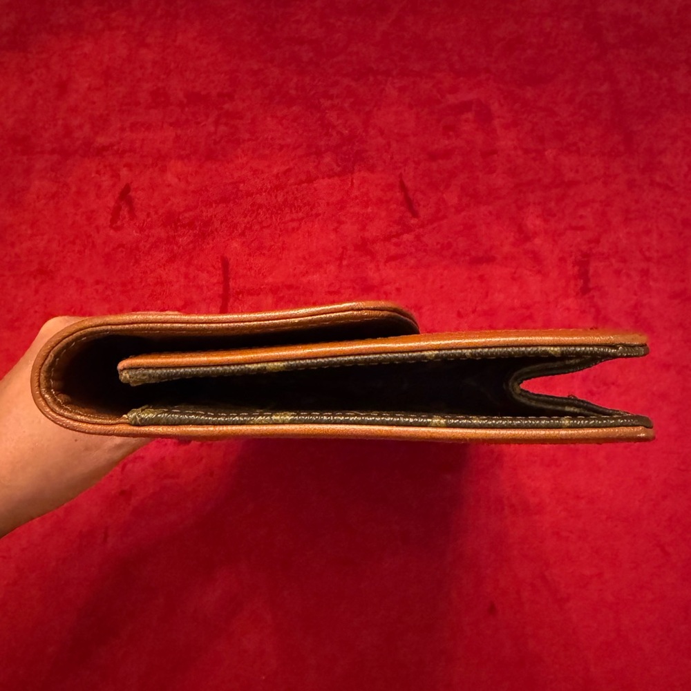 💯Guaranteed Authentic Louis Vuitton Monogram Clutch - Picture 6 of 9
